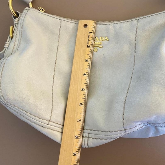 Authentic cream/white Prada shoulder bag used - Picture 4 of 16